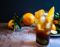 cocktail avec oranges et lime